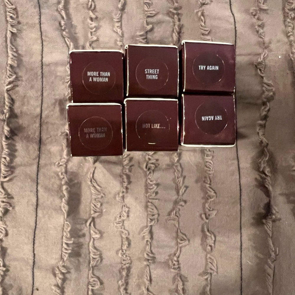M.A.C. Makeup Aliyah Collection - Picture 3 of 15